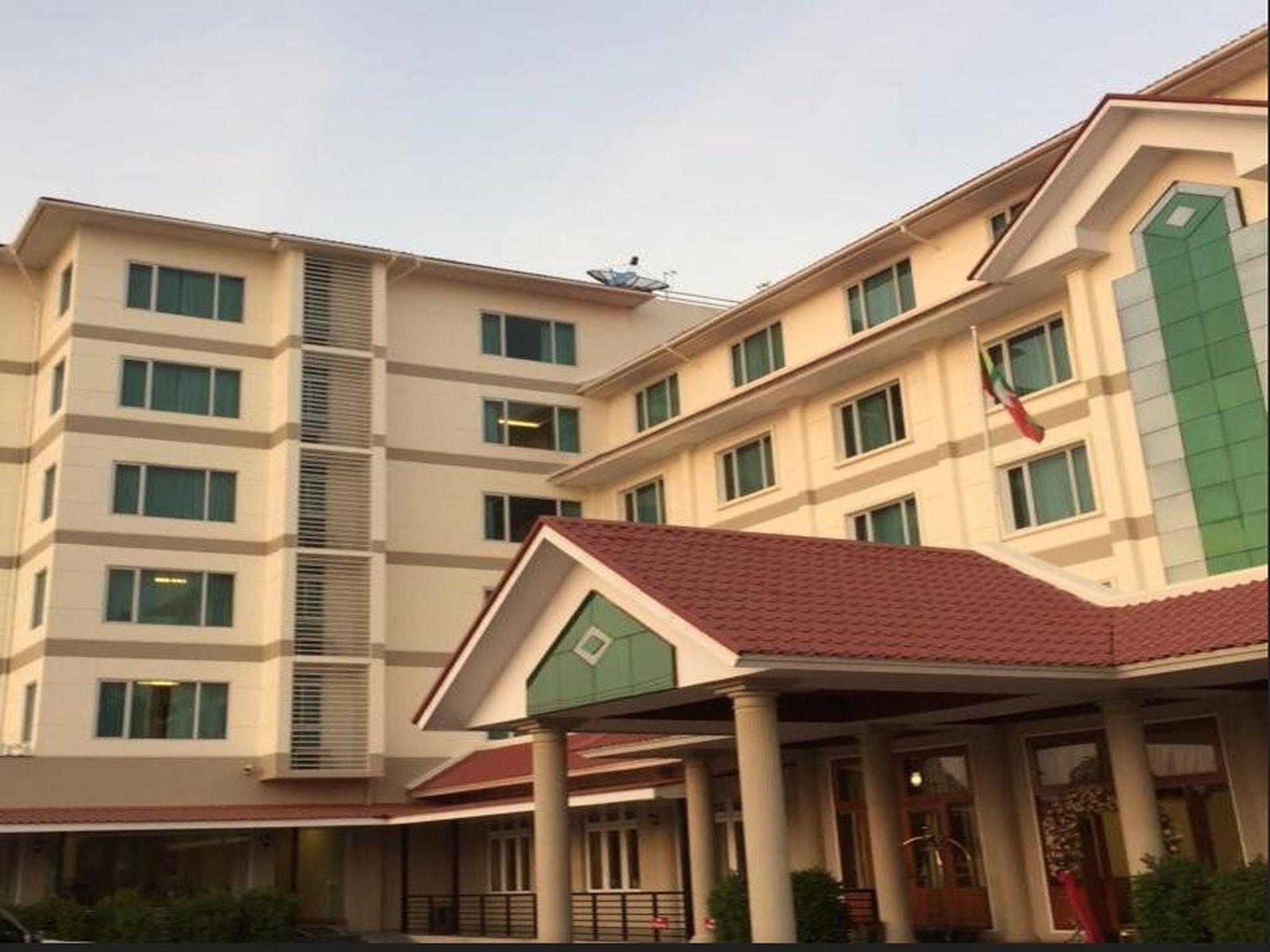 מאולמיין Ngwe Moe Hotel מראה חיצוני תמונה