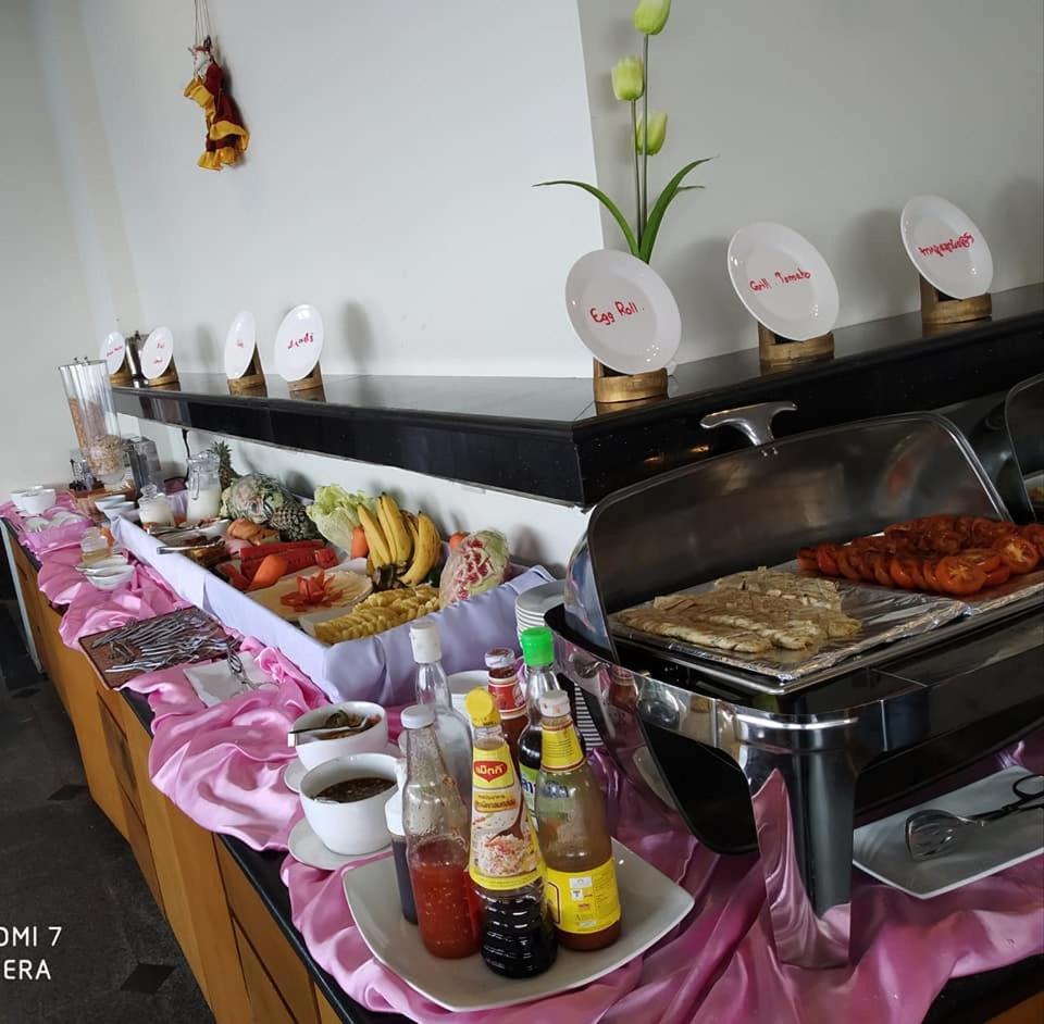 מאולמיין Ngwe Moe Hotel מראה חיצוני תמונה